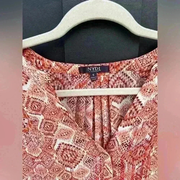 NYDJ Pintuck Floral Sleeveless Blouse Size Small - Picture 4 of 11